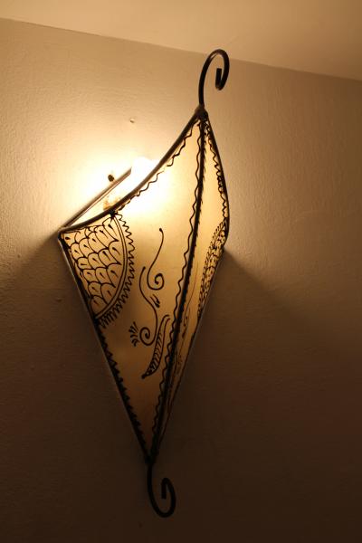 Orientalische Leder-Wandlampe Sara Natur